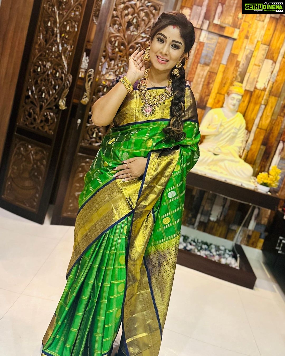 Manjula Paritala Instagram - #all abt Ugadhi #watch our yt for celebrations #link in bio #manjulanirupam #kanchisilksaree @pattusareeswholesale