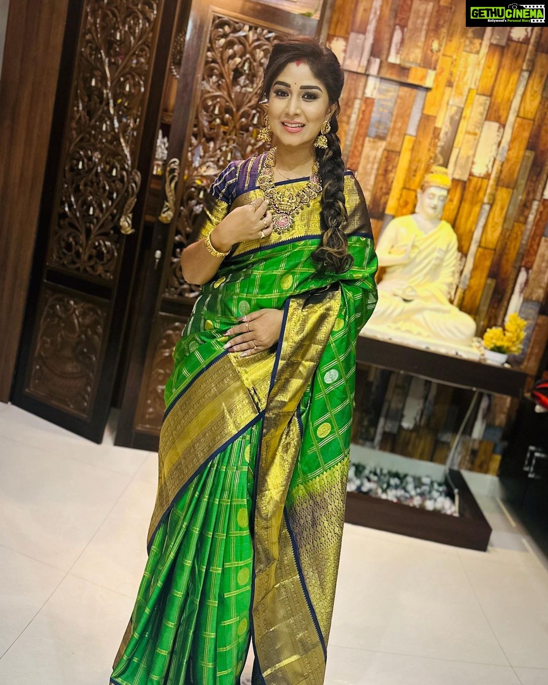 Manjula Paritala Instagram - #all abt Ugadhi #watch our yt for celebrations #link in bio #manjulanirupam #kanchisilksaree @pattusareeswholesale