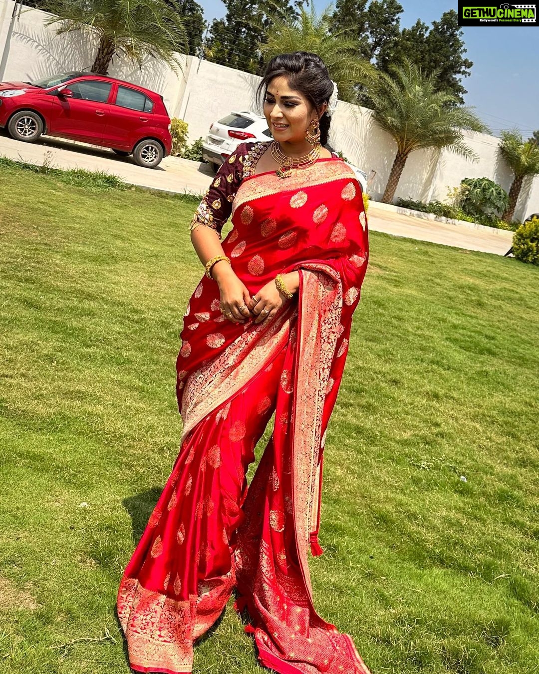 Manjula Paritala Instagram - #💕❤️ #satin Banaras saree @houseof.raadhya_sarees