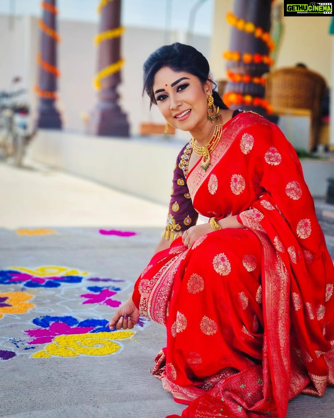 Manjula Paritala Instagram - #💕❤️ #satin Banaras saree @houseof.raadhya_sarees