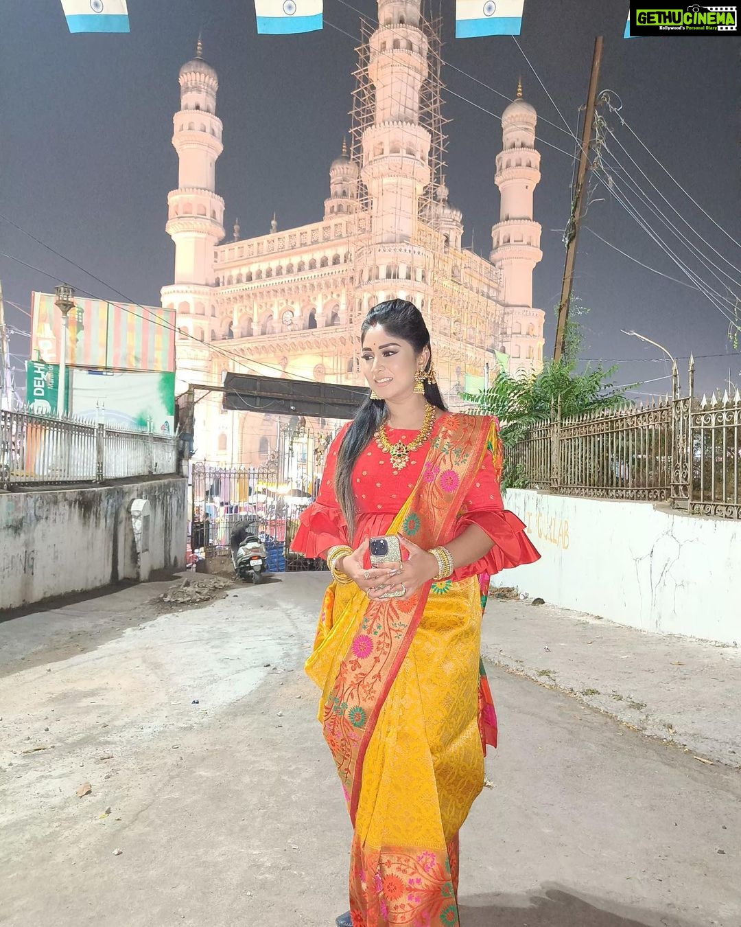 Manjula Paritala Instagram - #hellooo Hyderabad 🥰 #charminar🏰