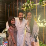 Meera Deosthale Instagram – @vinnyaroradhoopar @dheerajdhoopar congratulations❤️ the preetiest mommy to be and handsome daddy to be , may god bless you both with all the love and joy coming in the form of baby Dhoopar 💗💗 can’t wait for the munchkin to come 🤗🤗🧿🧿