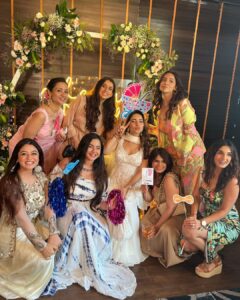 Meera Deosthale Instagram - @vinnyaroradhoopar @dheerajdhoopar congratulations❤️ the preetiest mommy to be and handsome daddy to be , may god bless you both with all the love and joy coming in the form of baby Dhoopar 💗💗 can’t wait for the munchkin to come 🤗🤗🧿🧿