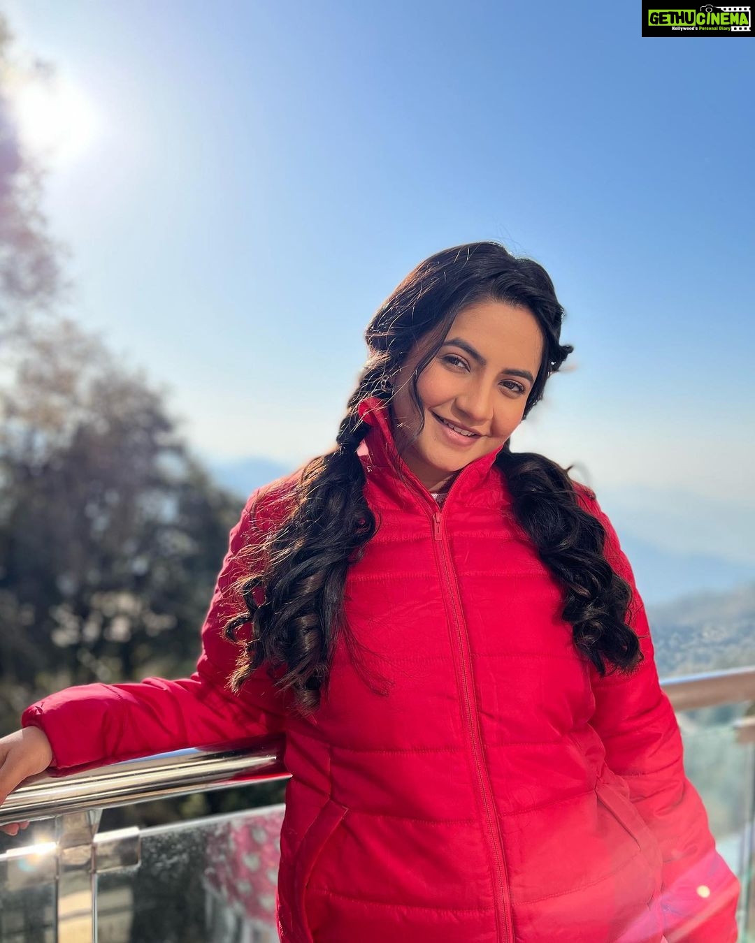 Meera Deosthale Instagram - Posting a picture from a cold freezing morning on a hot summer day! 😜🌸 Mussoorie