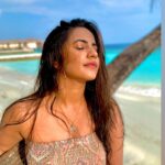 Meera Deosthale Instagram - Mentally somewhere at the beach 🏖