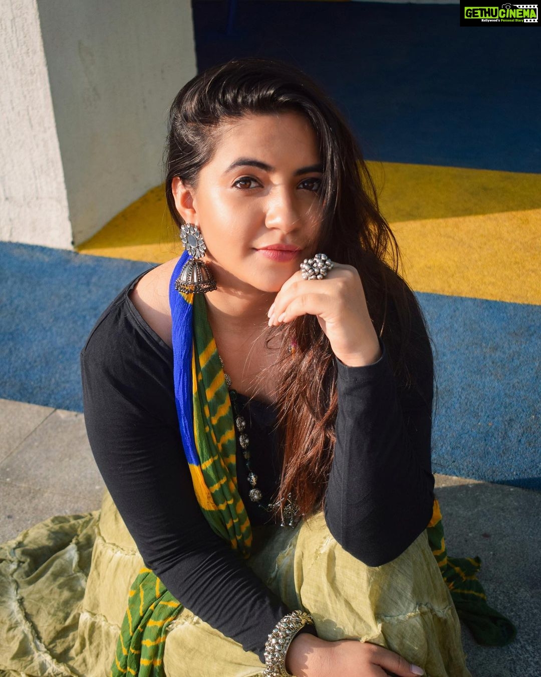 Meera Deosthale - 13.9K Likes - ☺️😌