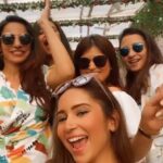 Meera Deosthale Instagram - Sundaying with the girls ☺️☺️