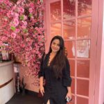 Meera Deosthale Instagram - 🌸