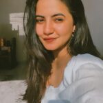 Meera Deosthale Instagram – all love for filterless selfies and filters 📷💗