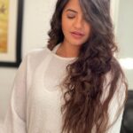 Meera Deosthale Instagram – The in -between candids when I was trying to actually click for the gram 😋🤓😘