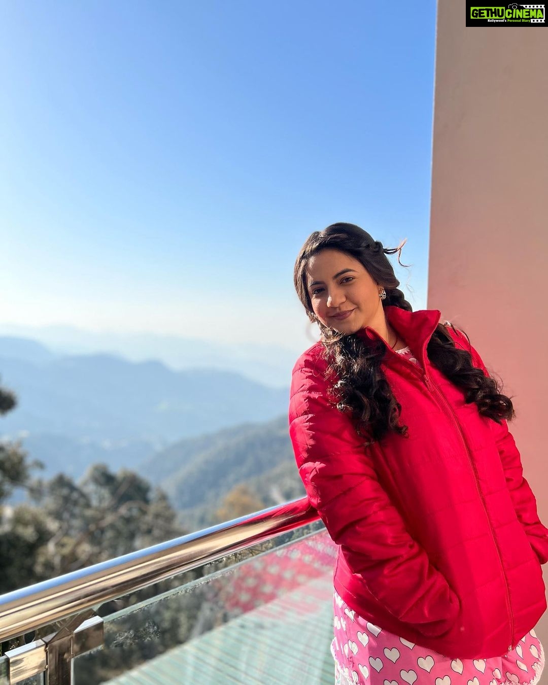 Meera Deosthale Instagram - Posting a picture from a cold freezing morning on a hot summer day! 😜🌸 Mussoorie