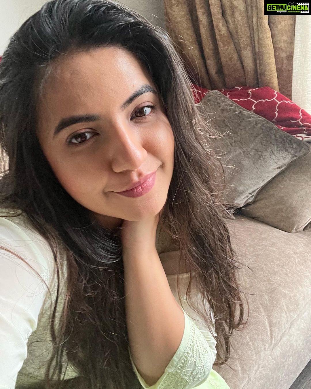 Meera Deosthale Instagram - 1…2…3 click!