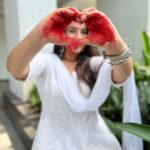 Meera Deosthale Instagram - Happy holi ❤️ 📸 by @ashhna.srrivastava Dress by @lavanyathelabel 🌸