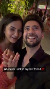 Meera Deosthale Instagram - Hey bestie 🙋🏼‍♂️😝
.
Tag your best friend 😂
#reelitfeelit #parasarora #meeradeosthale