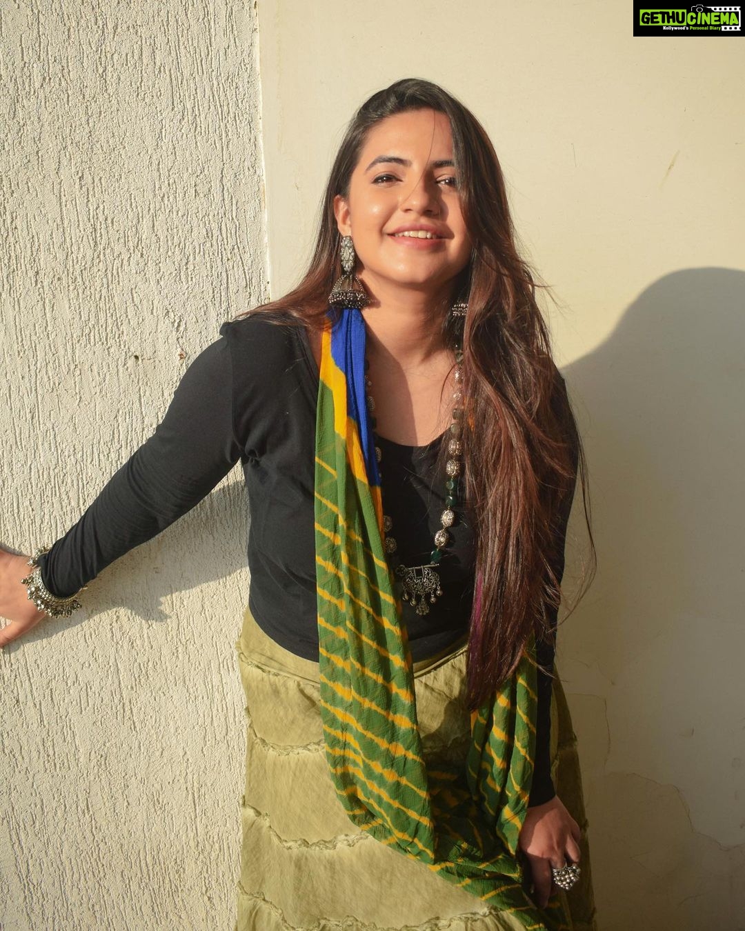 Meera Deosthale - 13.9K Likes - ☺️😌