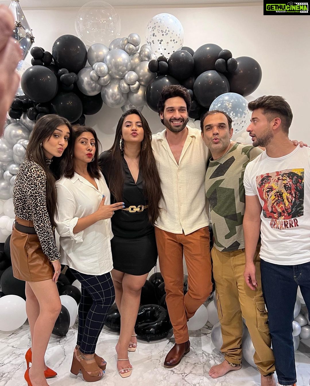 Meera Deosthale - 57.4K Likes - 16.11.2021 ♥️🌟🧿