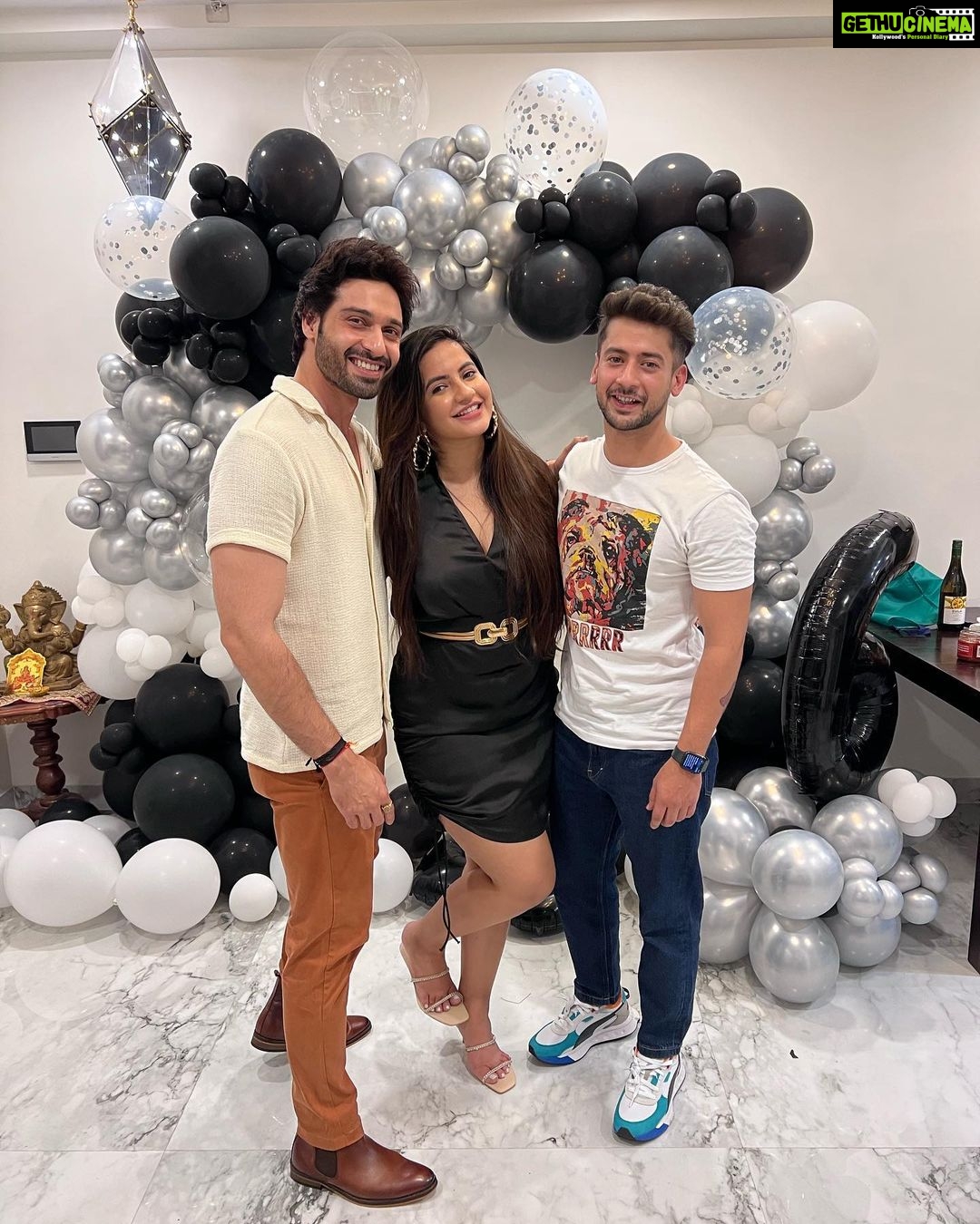 Meera Deosthale - 57.4K Likes - 16.11.2021 ♥️🌟🧿
