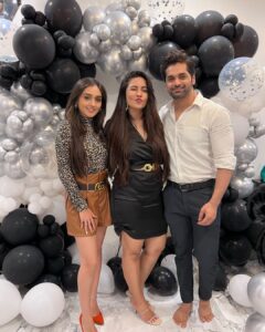 Meera Deosthale Instagram - 16.11.2021 ♥️🌟🧿