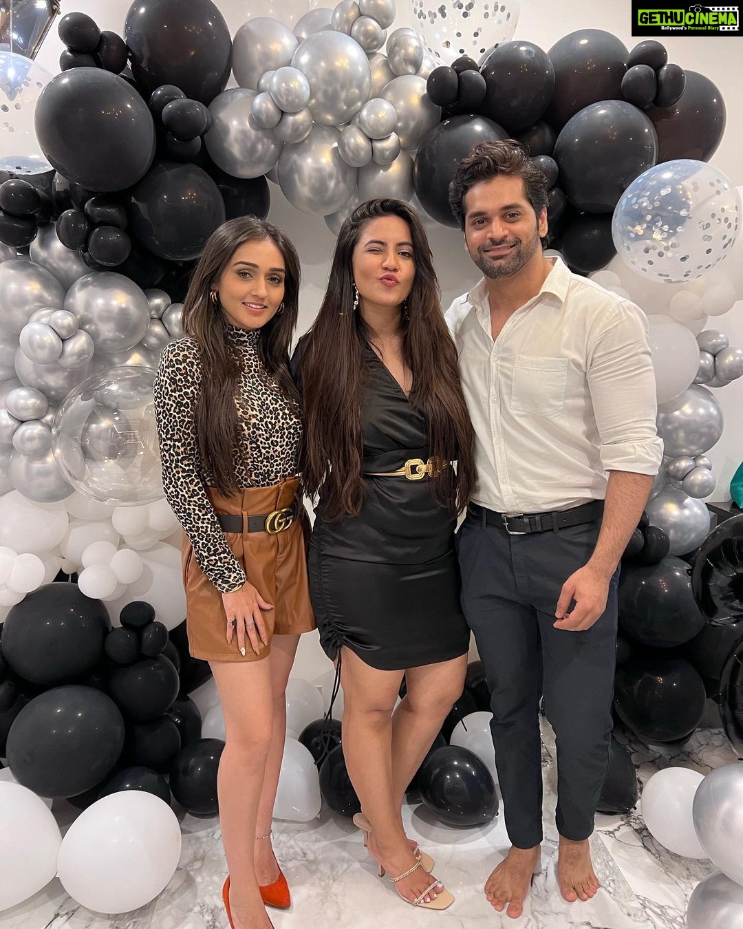 Meera Deosthale - 57.4K Likes - 16.11.2021 ♥️🌟🧿