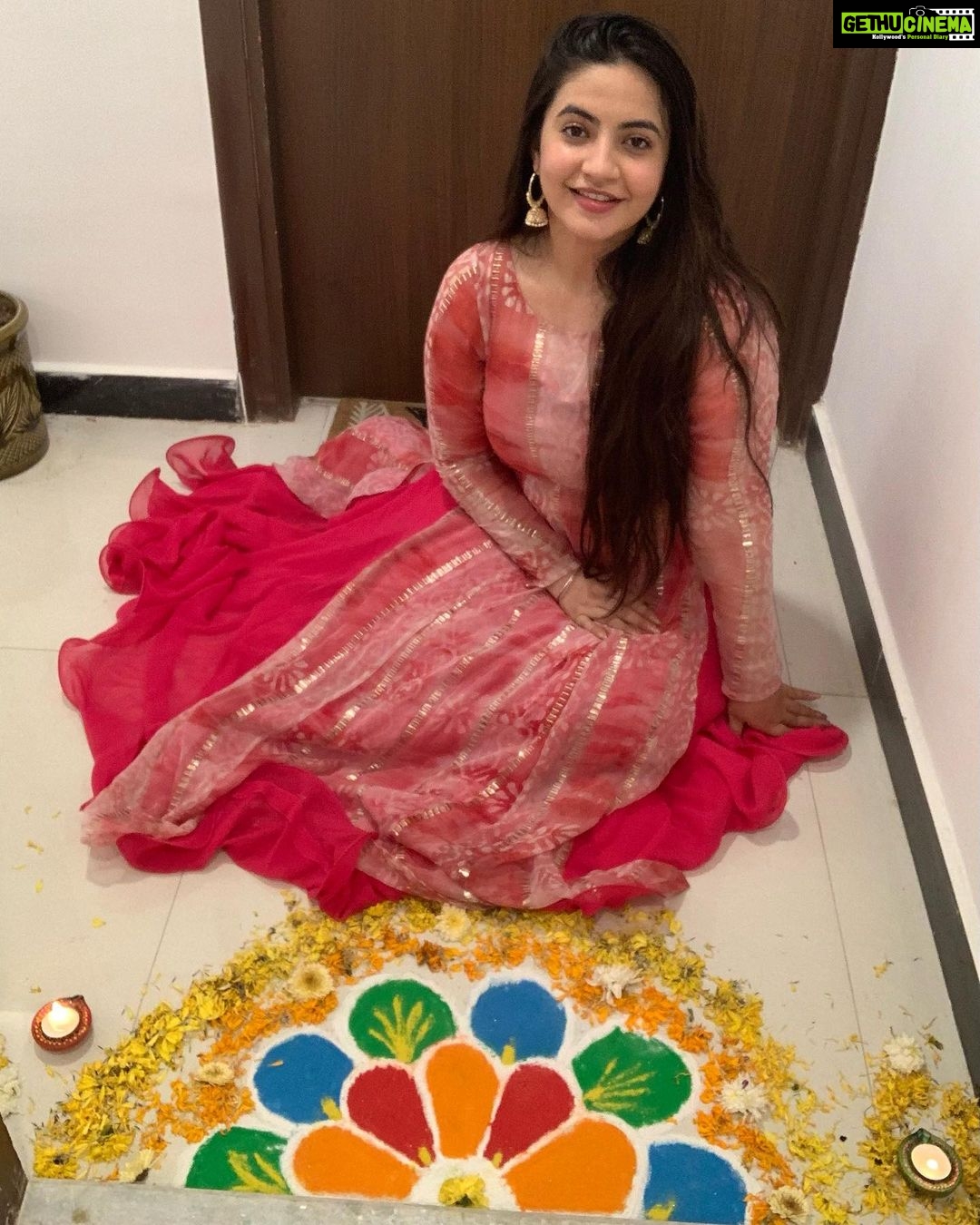 Meera Deosthale - 17.3K Likes - शुभ दीपावली ♥️🌟