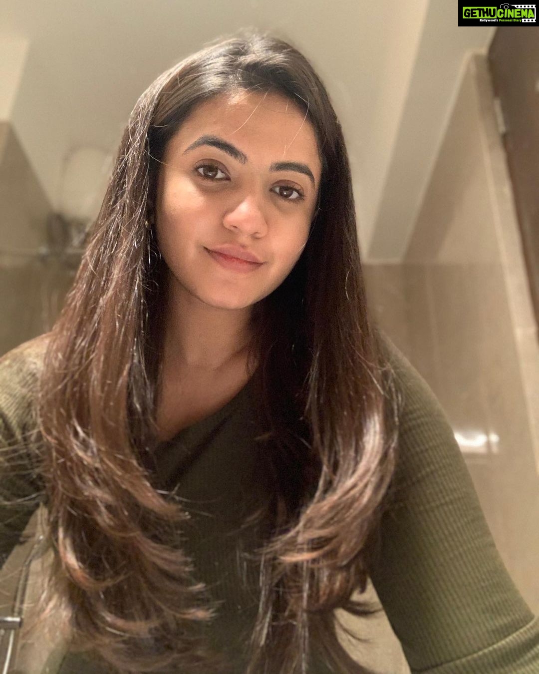 Meera Deosthale - 17.6K Likes - Felt cute 🌸
Not my preferred angle though 🙈