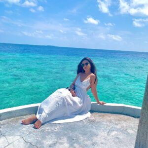 Meera Deosthale Instagram - Day dreaming 💭 🌸