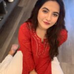 Meera Deosthale Instagram – Smilin :)