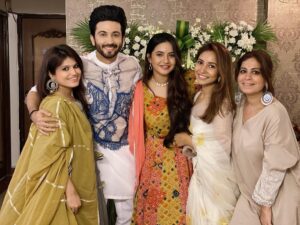 Meera Deosthale Instagram - #festivevibes 😍