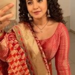 Meera Deosthale Instagram – Looks of the week! 😬😬😬

#reelsinstagram