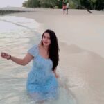 Meera Deosthale Instagram - The sweetness of doing nothing 🦋 #trendingreels #reels