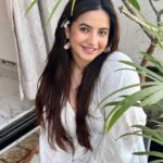 Meera Deosthale Instagram - Hoping on the trending reel before it’s late 😅😅 #reelsinstagram #reelkarofeelkaro