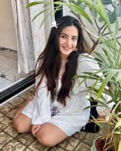 Meera Deosthale Instagram - Hello there, Miss me? 🥰