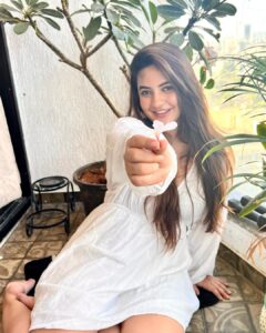 Meera Deosthale Instagram - Hello there, Miss me? 🥰