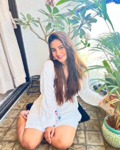 Meera Deosthale Instagram - Hello there, Miss me? 🥰