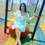 Meera Deosthale Instagram - That summer feeling 🌸🌻