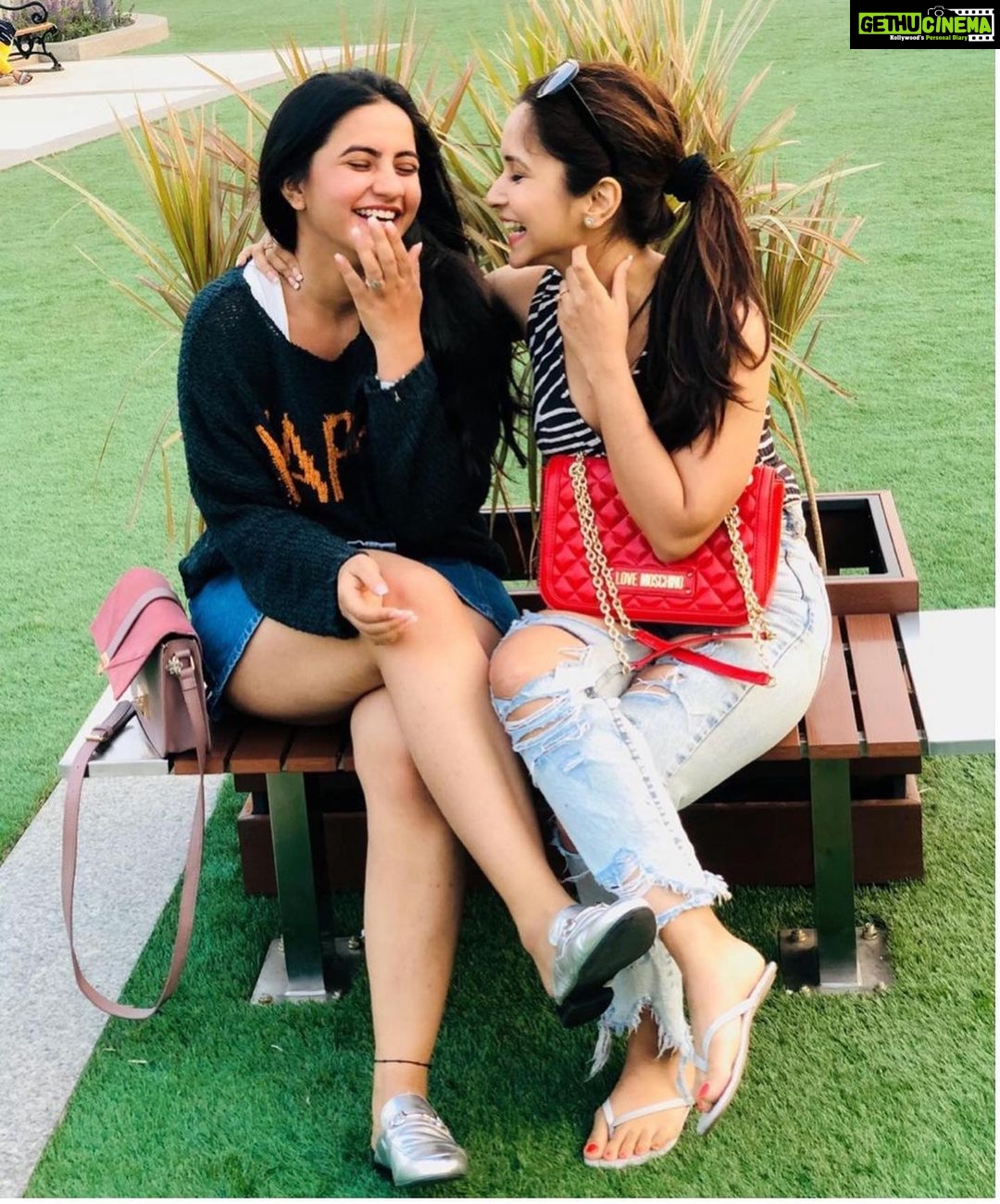 Meera Deosthale Instagram - What would I do without you?! How would I know the importance of napping ??? Who would back me on my weak days? Who would tell me that it’s okay to not take shower on some days? My 10 am , 2pm, 5 pm , 12 am anytime FaceTime partner. House grocery shopping to dreaming of much bigger things in life…..You make everything better Vinny with your fun, love and warmth ❤️ Happy happy birthday my @vinnyaroradhoopar ❤️ I am glad you were born and I love every version of you!