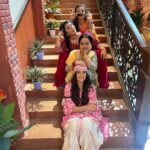 Meera Deosthale Instagram - The ladies of the Khurrana household say Hello! 🙋🏻‍♀️🫰🏼💖 #KajuAlmostThere . . . #KeepUpWithKaju #onset #gudsemeethaishq #love #ladies #starbharat #photooftheday #instagood #happy #girlpower #actors