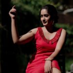 Megha Mathew Instagram - 📷 @_ajay2125 Colour grading @iam.harijith 👗 @drape_studio_jitta @jittasiju @mulberry_konni @the_drape_studio 💄 @syam__sasidhar_makeup_artist 💎 @adorebypriyanka #merrychristmas #jinglebells #mericrismas #merrycristmaseveryone #christmas #special #happines. Changanacherry