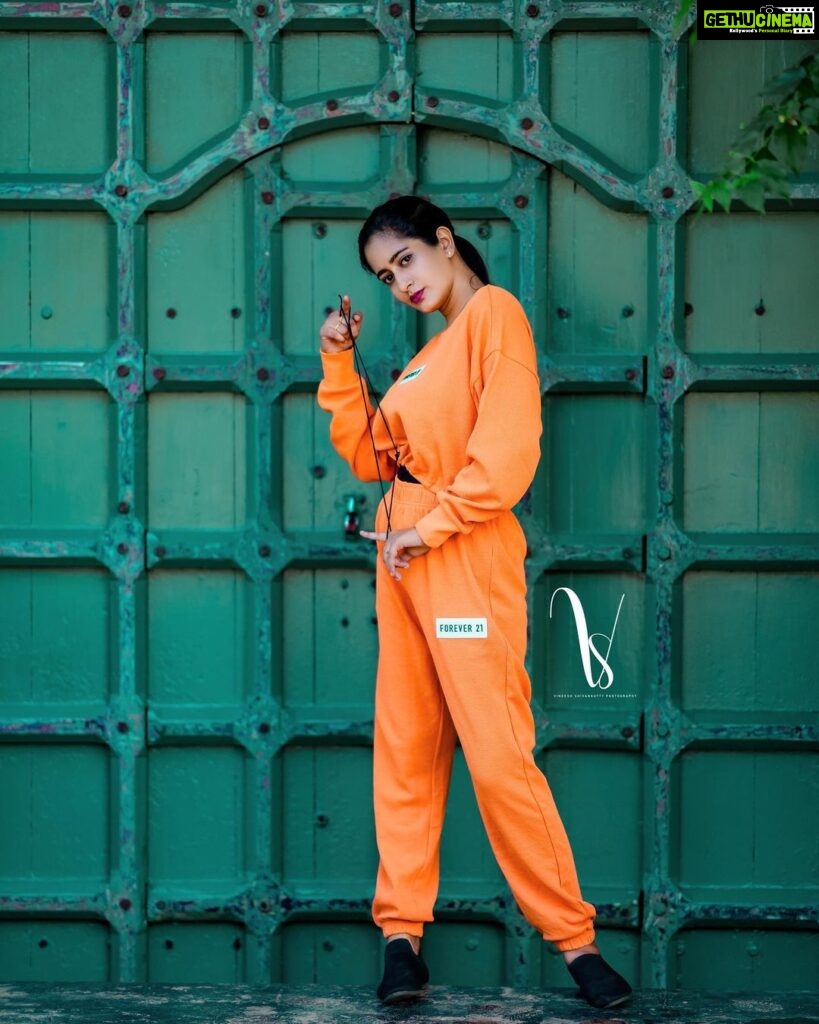 Megha Mathew Instagram - 📷 @vineesh_sivankutty Grading @shinuzs_photography 🧡🧡🧡 #instadaily #insgram #dresses #vewora #instafashion #instamood #instapic #instaphoto.