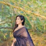 Megha Mathew Instagram - Saree by ; @weavers_paradise 🎥 @jobin_alani .@capturecafe_wedding_company.