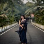 Megha Mathew Instagram - Saree by ; @weavers_paradise 📸 @capturecafe_wedding_company #saree #.sareelove #sareefashion #collaboration..