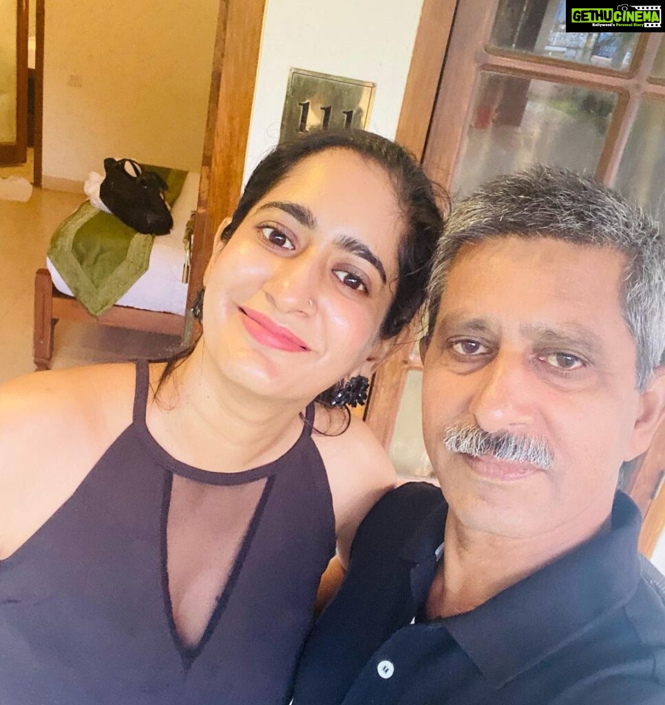 Megha Mathew Instagram - My hero 🦸‍♀ Pappa I love you so much 😘❤ #daughterlove #fatherdaughter #loveyou #verymuch #peaceofmind #blackcolor #favorite #myhero #mylife #myworld #youaaremyeverything🥰 Triveny River Palace Resort, Champakulam, Backwaters Alleppey , Kerala