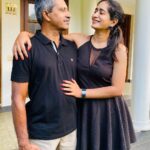Megha Mathew Instagram - My hero 🦸‍♀️ Pappa I love you so much 😘❤️ #daughterlove #fatherdaughter #loveyou #verymuch #peaceofmind #blackcolor #favorite #myhero #mylife #myworld #youaaremyeverything🥰 Triveny River Palace Resort, Champakulam, Backwaters Alleppey , Kerala