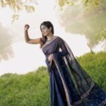 Megha Mathew Instagram - Saree by ; @weavers_paradise 📸 @capturecafe_wedding_company #saree #.sareelove #sareefashion #collaboration..
