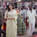 Megha Mathew Instagram - #thirinakkara_pooram # #nostalgia ❤️ Saree by ; @varnudais 📷 @jith_in_sunny_ #temple #sareelove #crowd #ulsavam #thirunakkarapooram #2022 #instagram #instamood #sareemood😍 #lovethis #saree #thankyou #varundais #saree #inspiration #instagood #pic #picsartedit #picsoftheday #instagram #nostalgia Thirunakkara Mahadeva Temple