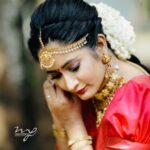 Megha Mathew Instagram - 🎥 @ambu_ramesh @motion_pictureswedding_planner @motionpictures_weddings Edit by @its_m_e_vishnu Saree ; @anika._.boutique . Jewls; @studiobluefashions 💄 @makeover_by_aswathyprasanth @makeover_by_aswathyprasanth @saheer_blooms @lasim_blooms @blooms_makeover_ Location; @abadturtlebeach @abad.hotels @go_theconcept_company #collaboration reelitfeelit #reelitfeelit #photographylovers #photoshoots #ree #reelitfeelit #sareelove #shoot #keralaattraction #traditional #sareelove #trending #reelstrending Abad Turtle Beach Resort