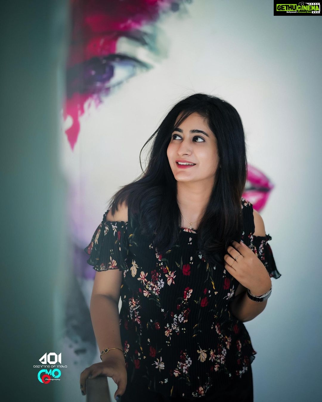 Megha Mathew Instagram - A smile creates hope in life ☺️🥰☺️ #instagram #instagood #love #like #follow #photography #photooftheday #instadaily #likeforlikes #picoftheday #fashion #beautiful #instalike #bhfyp #followforfollowback #likes #me #art #smile #followme #photo #myself #happy #style #nature #life #likeforfollow #insta #l #bhfyp. Kochi, India