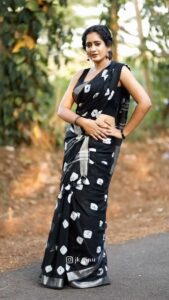 Megha Mathew Instagram - 🖤🖤🖤 #ree #reels #reelsinstagram #reelitfeelit #reelsindia #reelkarofeelkaro #reeeeeeeeeeee#reelitfeelit #reeelsinstagram