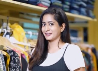 Megha Mathew Instagram - 🎥 - @vineesh_sivankutty Crew - @_harshad_m_h_d . @a_n_a_n_t_h_u__krishna Vdo edite - # @_a_na_n_du_s_ #reels #dresses #brand #collections #offer Alappuzha