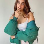 Miesha Saakshi Iyer Instagram - Even if you had instructions, You still couldn’t handle me ⚡️ . . . White co-odds @urbanic_in Puffer Jacket @burger.bae Accessories @urbanic_in @luluandskyofficial Mumbai, Maharashtra